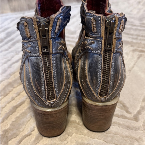 FREEBIRD Sandals sz 10 Weeze Ice grey and Brown - Picture 3 of 7